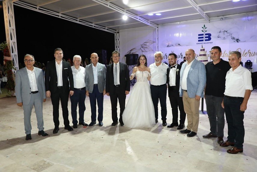 Kendi kızının nikâhını kıydı