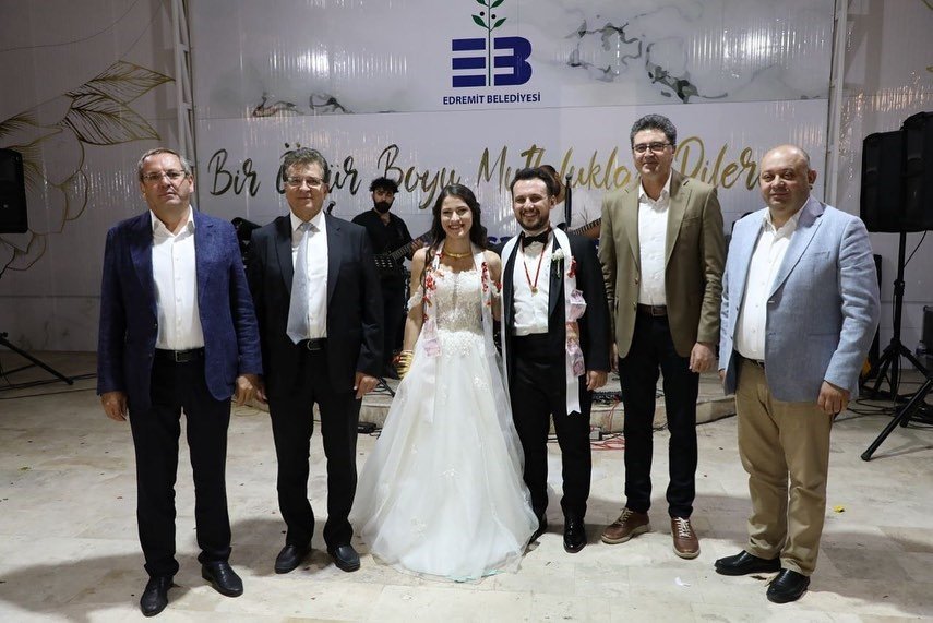 Kendi kızının nikâhını kıydı