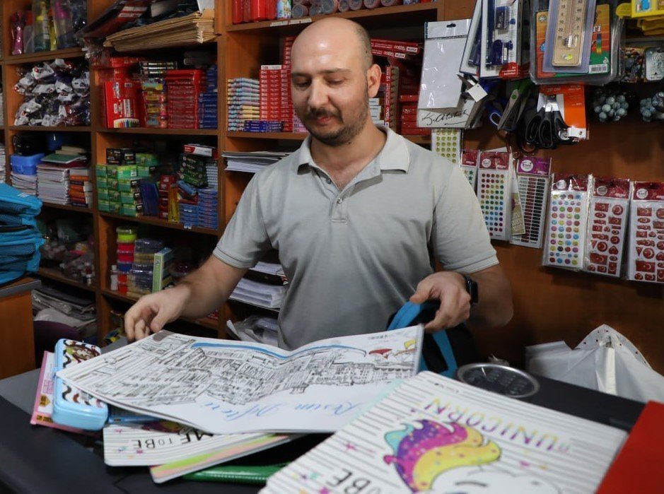 Edremit Belediyesi’nden kırtasiye yardımı