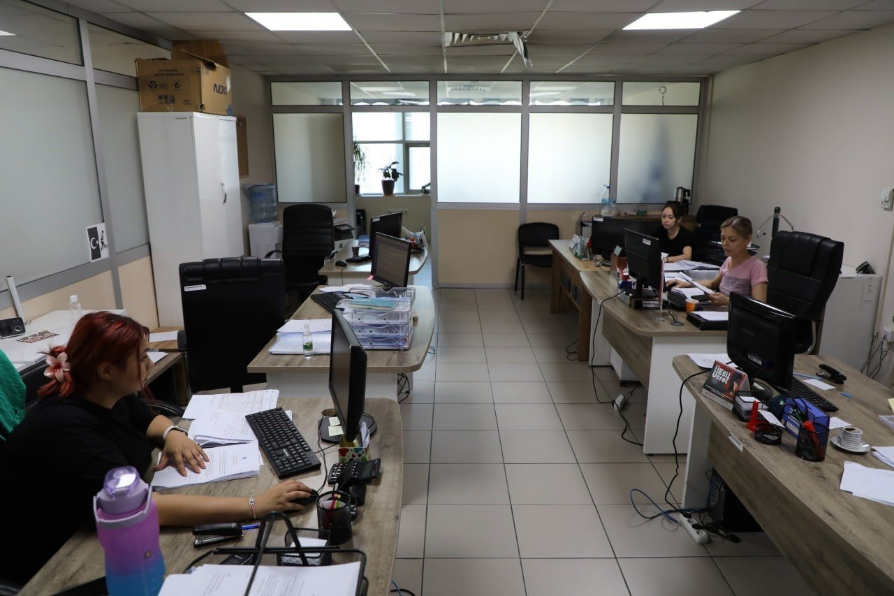 Edremit Belediyesi’nden kırtasiye yardımı