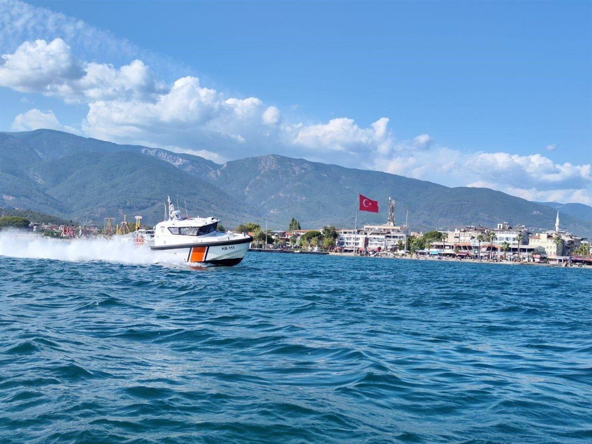 Kaymakam Odabaş’tan Sahil Güvenlik Akçay Kolluk Destek Tim Komutanlığına ziyaret