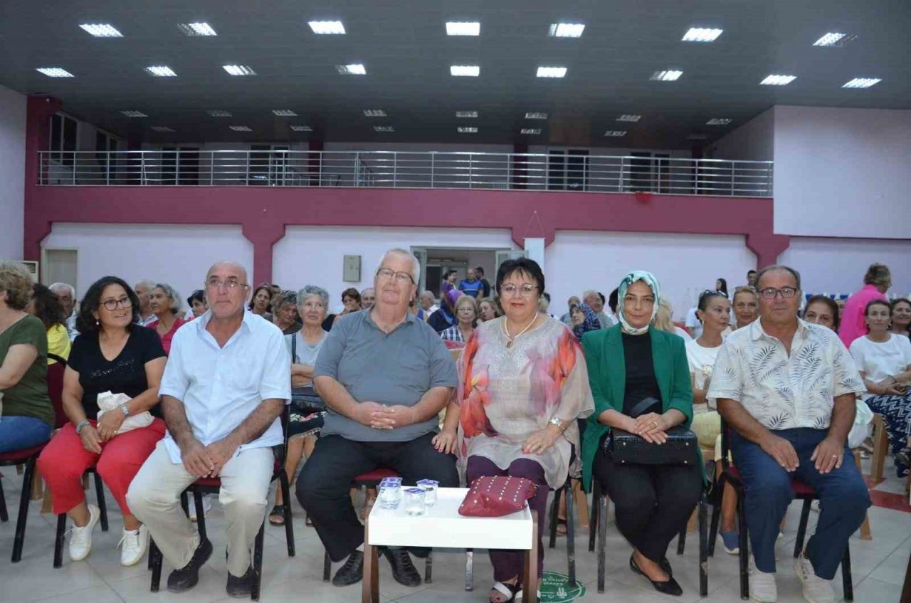 Gömeç’te halk müziği konseri büyük ilgi gördü