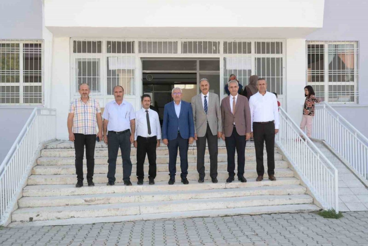 Güder, öğrencileri sevindirdi