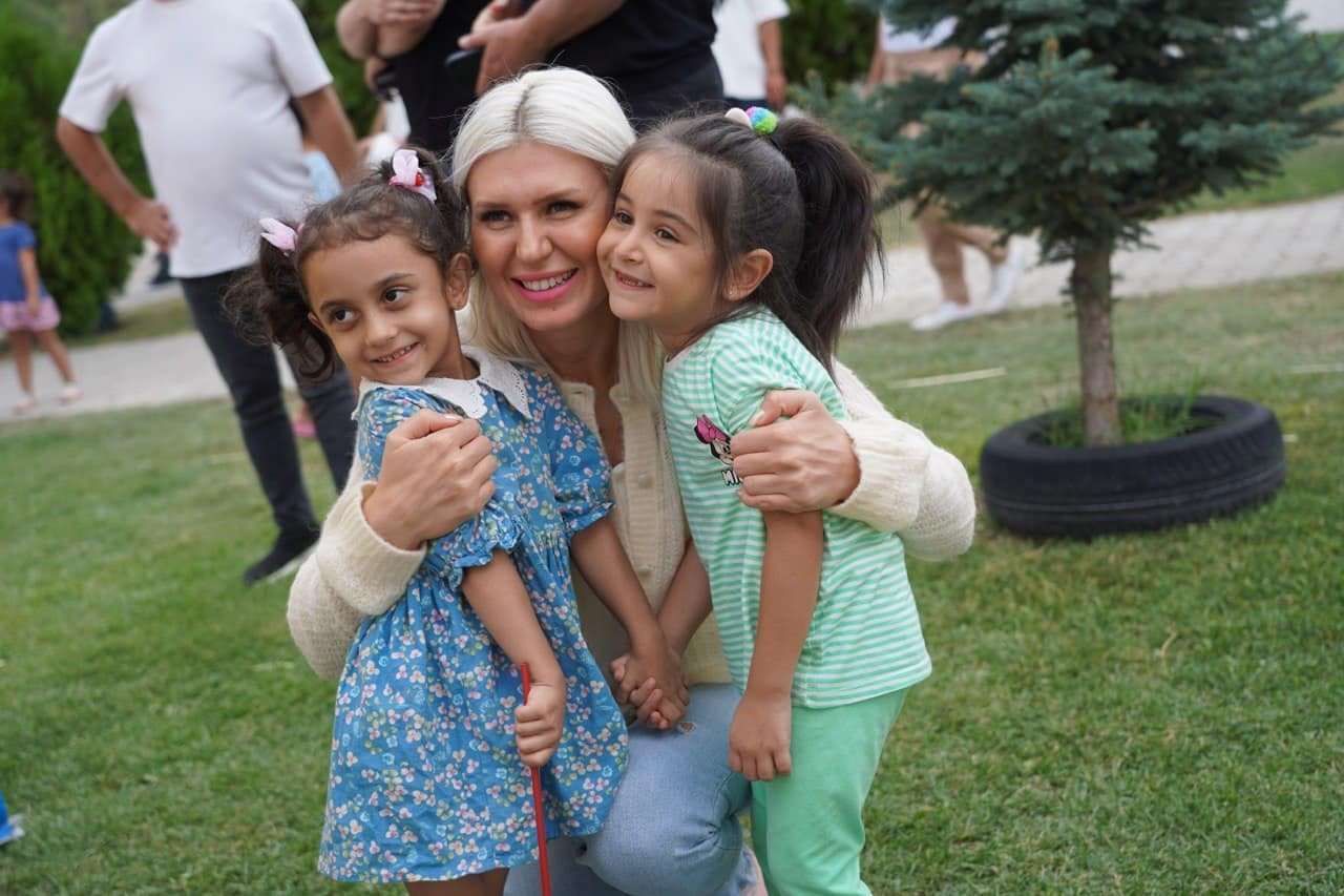 Bilecik’te yüzlerce çocuk şenlikte bir araya geldi