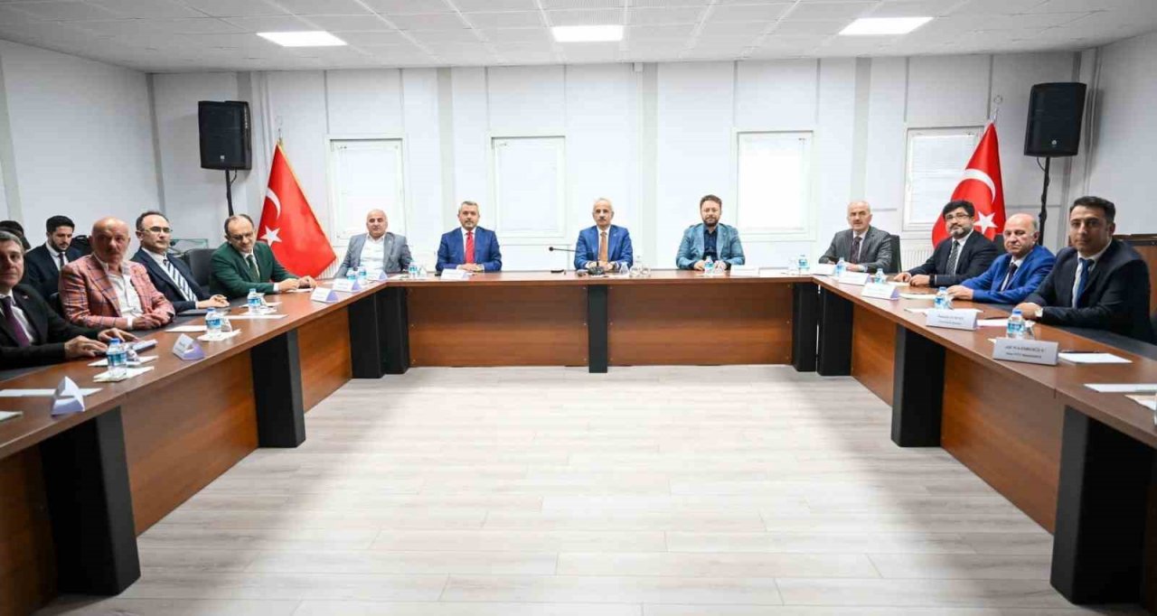 Ulaştırma ve Altyapı Bakan Uraloğlu: “İyidere Lojistik Limanı tüm bölgenin kalkınma hızına hız katacak bir lokomotif olacak”