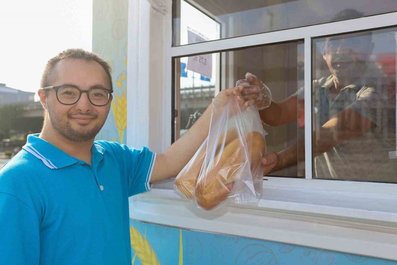 Samsun’da halk ekmek büfeleri açıldı: 220 gram ekmek 5,75 TL