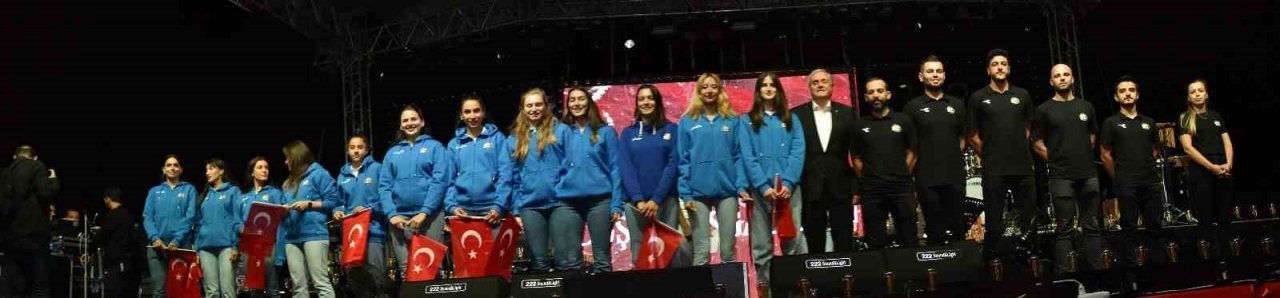 Bozüyük kurtuluşunu Sıla’nın muhteşem konseri ile kutladı