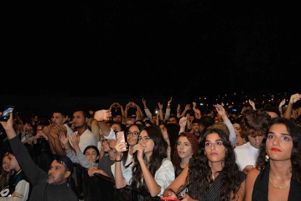 Bozüyük kurtuluşunu Sıla’nın muhteşem konseri ile kutladı