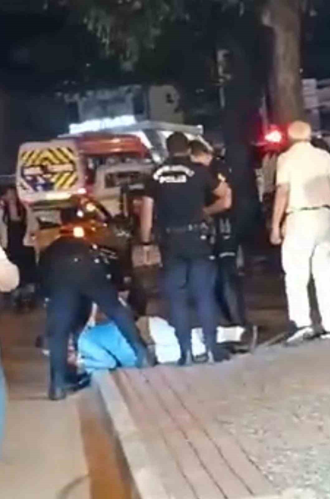 Sözlü tartışma bıçaklı kavgaya dönüştü : 1 yaralı