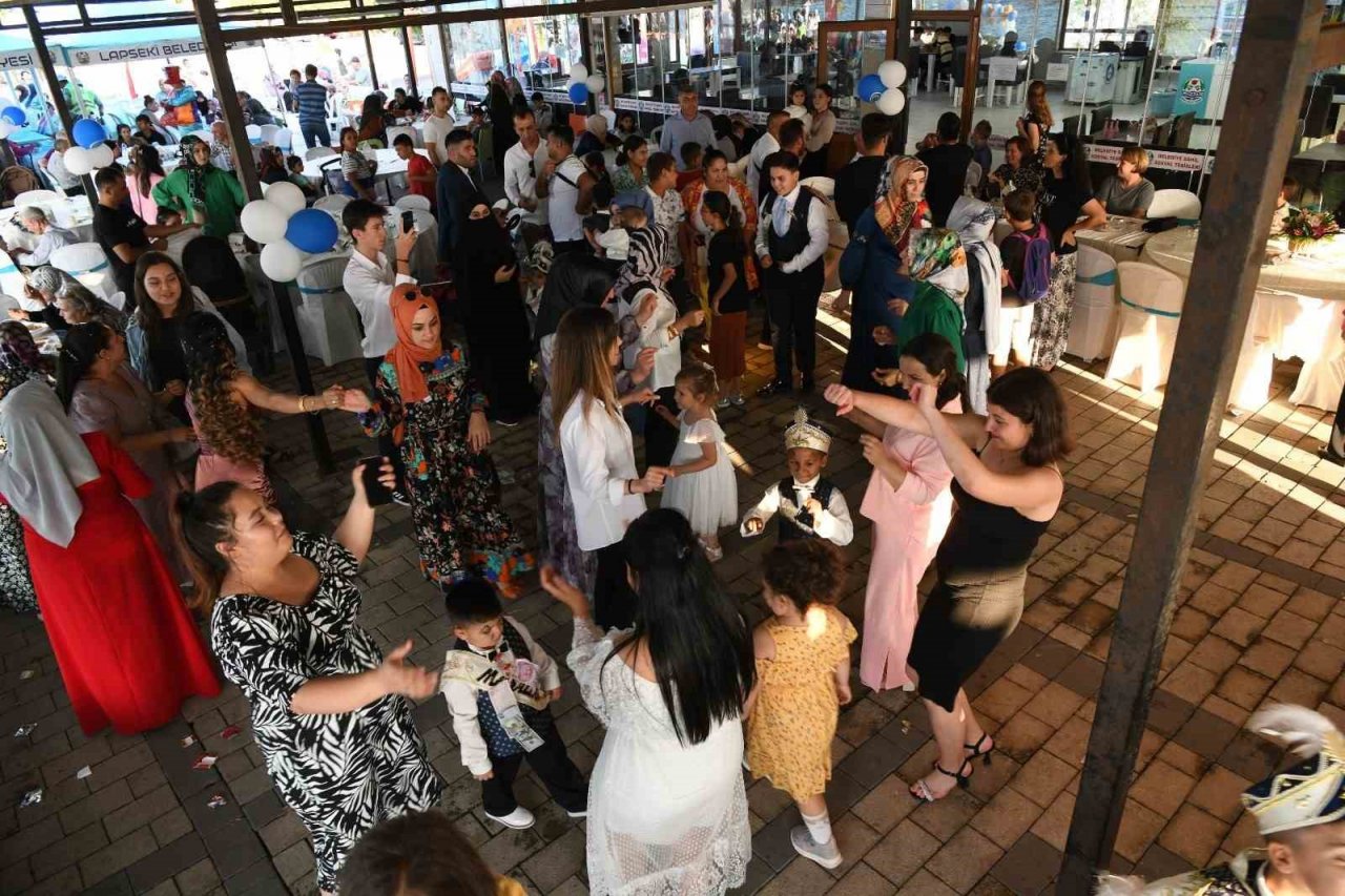 Lapseki Belediyesi ‘Geleneksel 7. Toplu Sünnet Şöleni’ düzenlendi