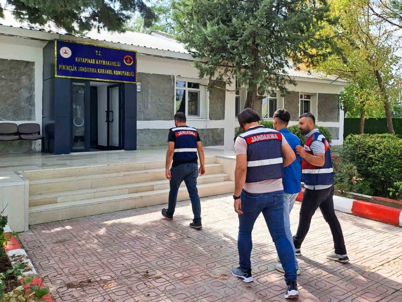 Diyarbakır’da kesinleşmiş hapis cezası bulunan dört zanlı yakalandı