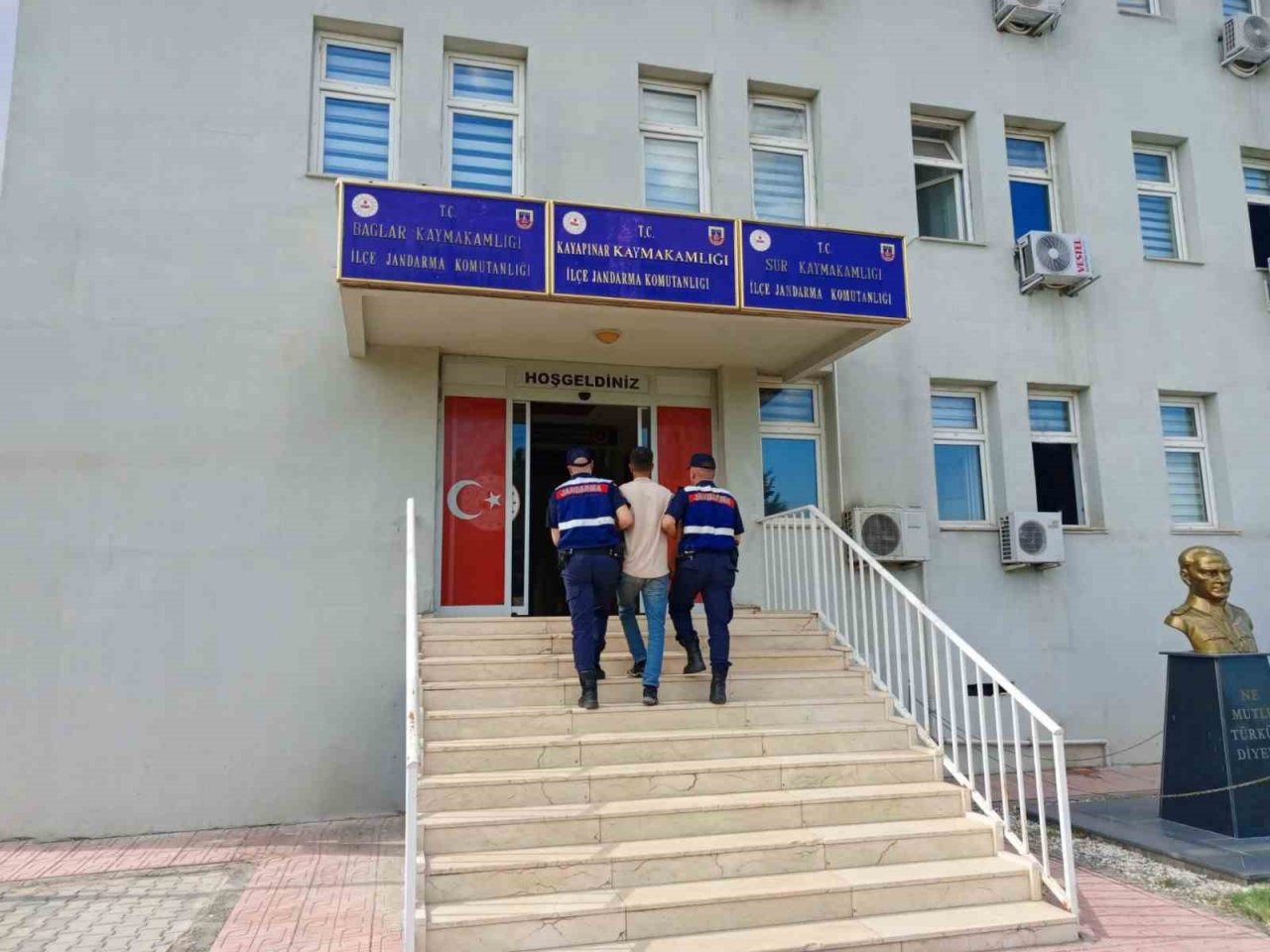 Diyarbakır’da kesinleşmiş hapis cezası bulunan dört zanlı yakalandı