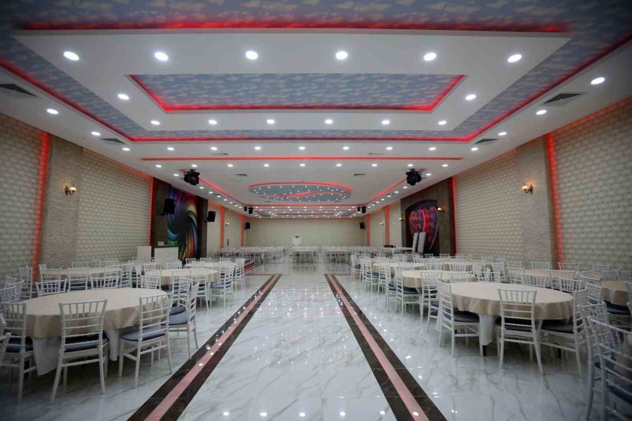 Yenimahalle Belediyesi çiftlerin mutluluğuna ortak oluyor