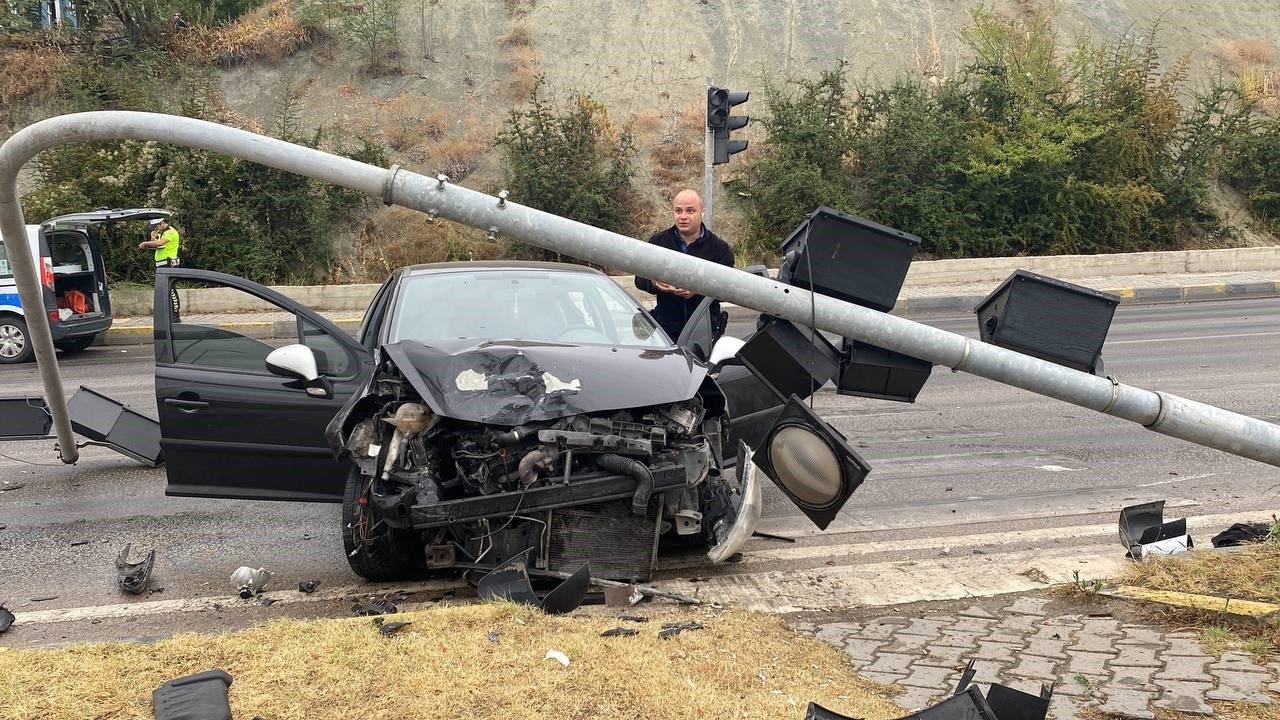 Kazada yaralanan sürücü hastaneden firar etti