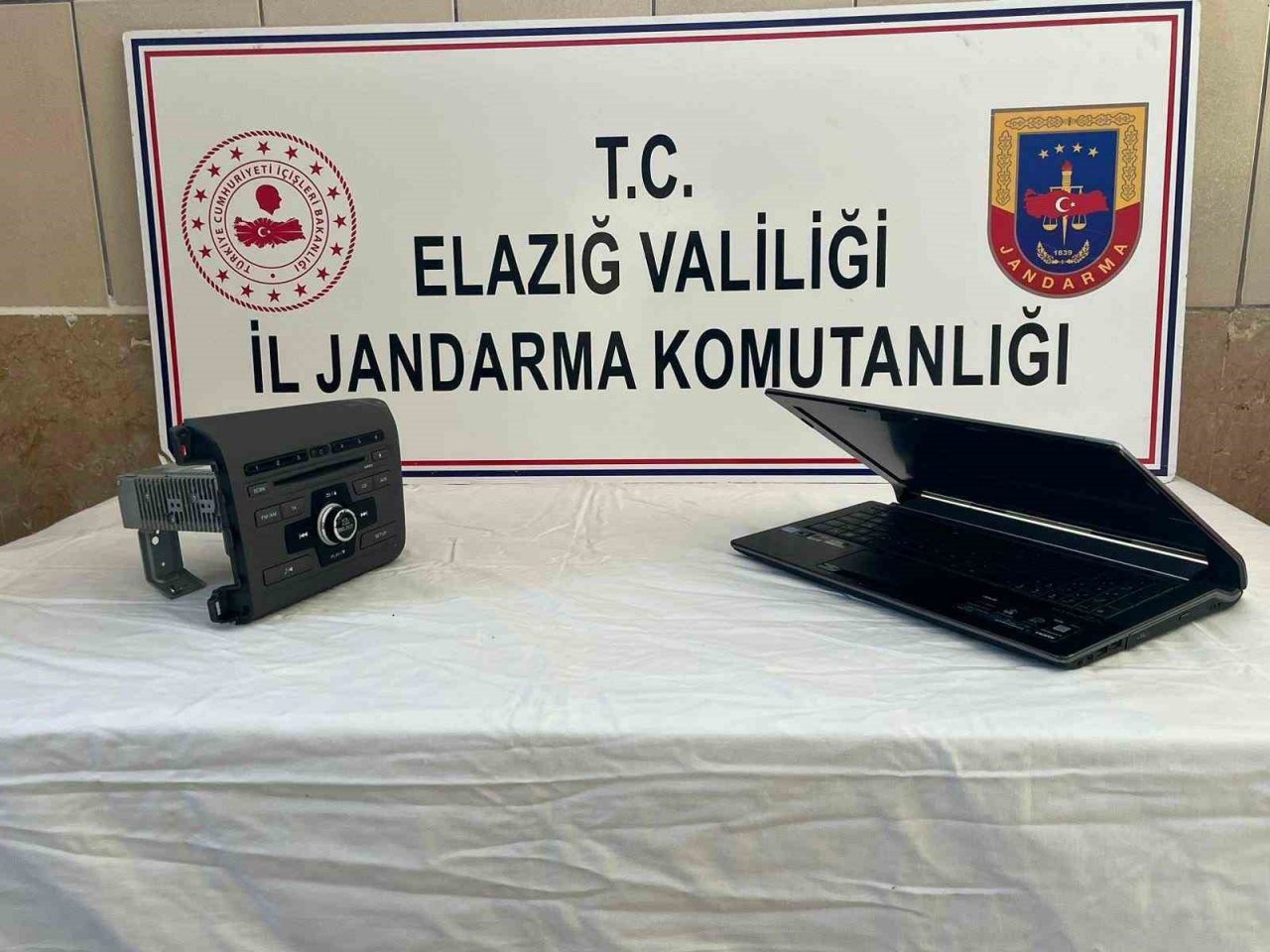 Elazığda kesinleşmiş hapis cezası bulunan zanlı hırsızlık yapınca yakayı ele verdi