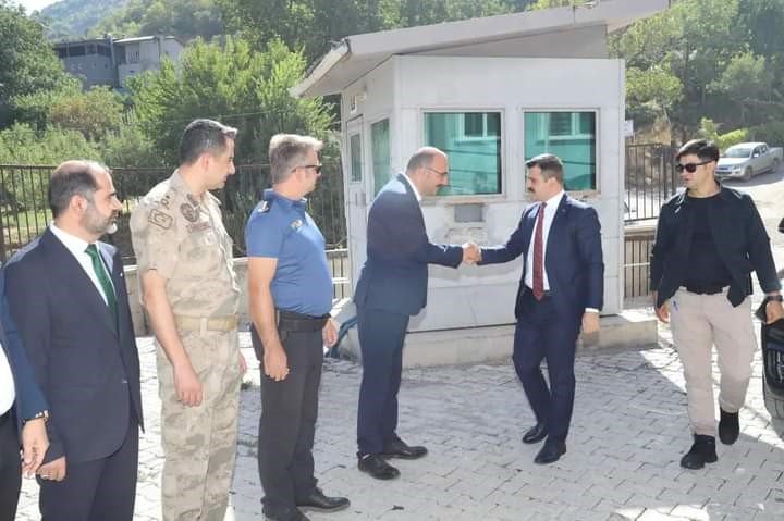 Çukurca Kaymakamı Mert Kumcu göreve başladı