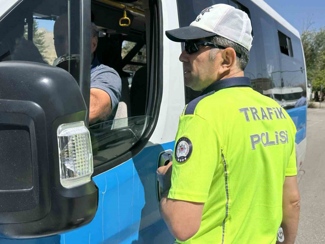 Yüksekova’da toplu taşıma araçları denetlendi