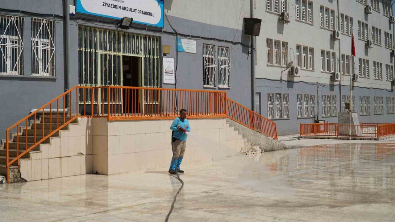 Haliliye’de eğitim dönemi öncesi temizlik atağı