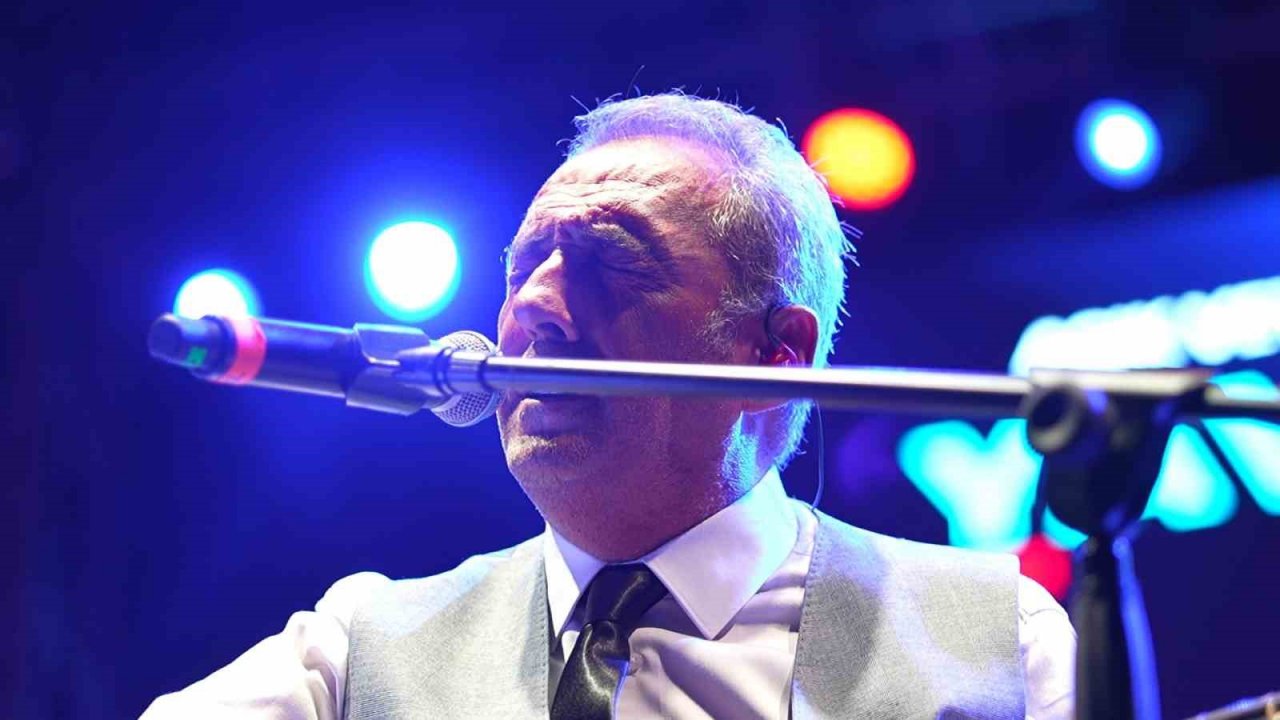 Aşık Veysel Bursa’da türküleriyle anıldı