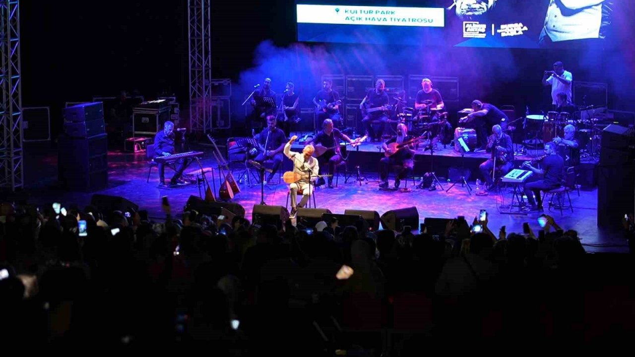 Aşık Veysel Bursa’da türküleriyle anıldı