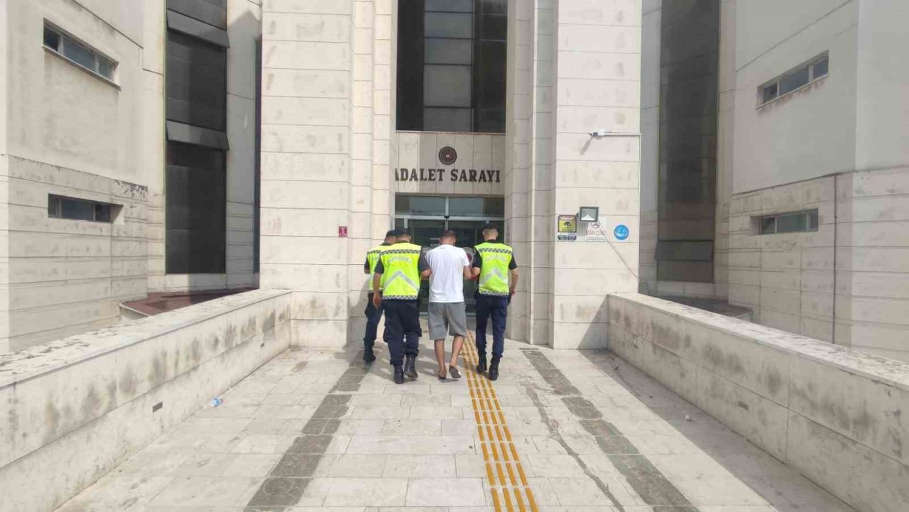 Kiralık evde uyuşturucu satarken jandarmaya yakalandı