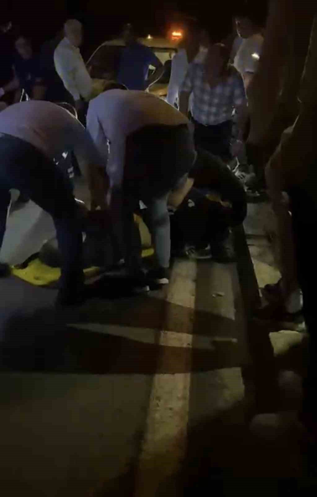 Caddeden karşıya geçmek isteyen kadına otomobil çarptı: 1 yaralı