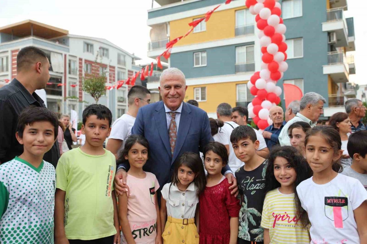 Efeler’de 4 Eylül Aşık Veysel Parkı açıldı