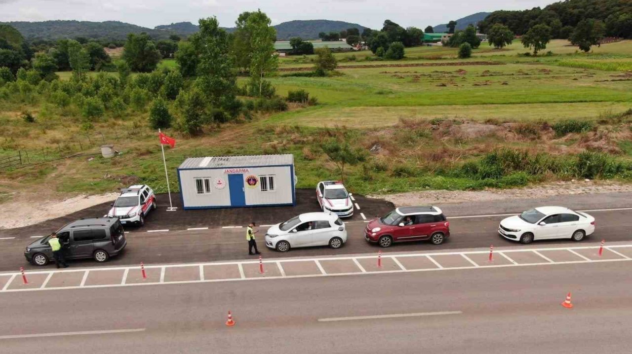 Jandarma son bir ayda 90 bin 418 aracı denetledi