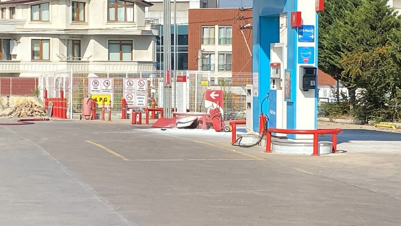 Akaryakıt istasyonunda yangın paniği