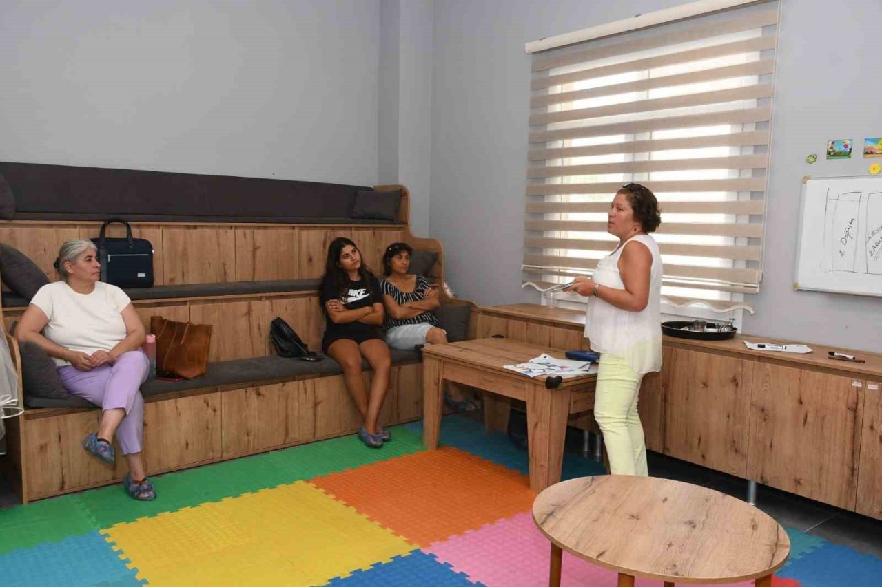 Kuşadası Belediyesi halk sağlığı için çalışmayı sürdürüyor