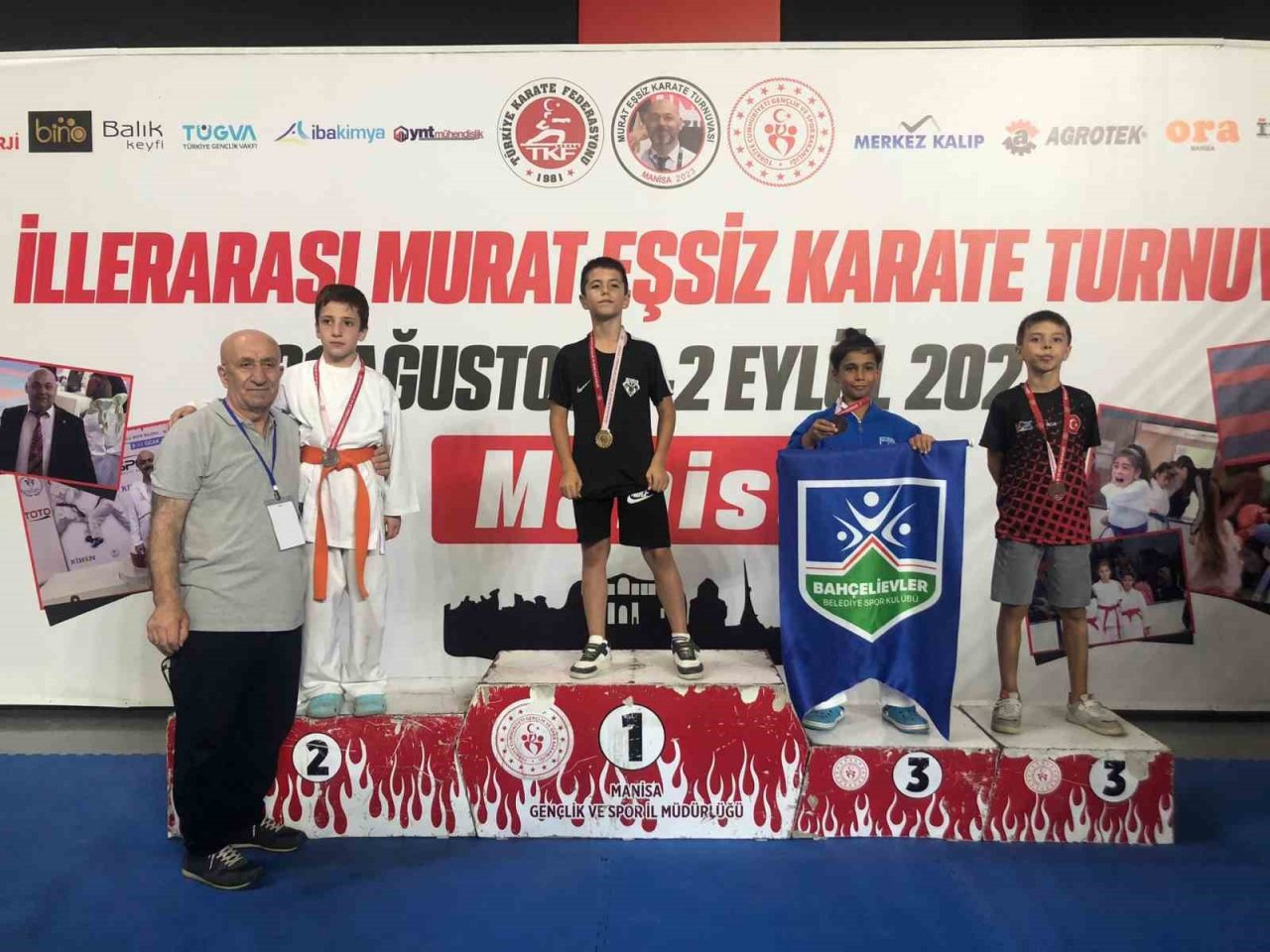 Manisa BBSK Karate Takımı, Murat Eşsiz Karate Turnuvası’nı 11 madalya ile tamamladı