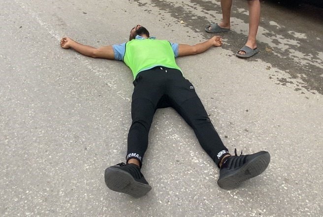 Bağda çalışıp üzüm için koştular