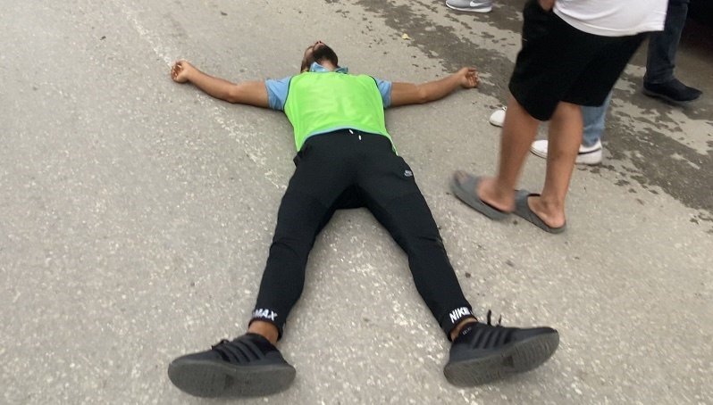 Bağda çalışıp üzüm için koştular