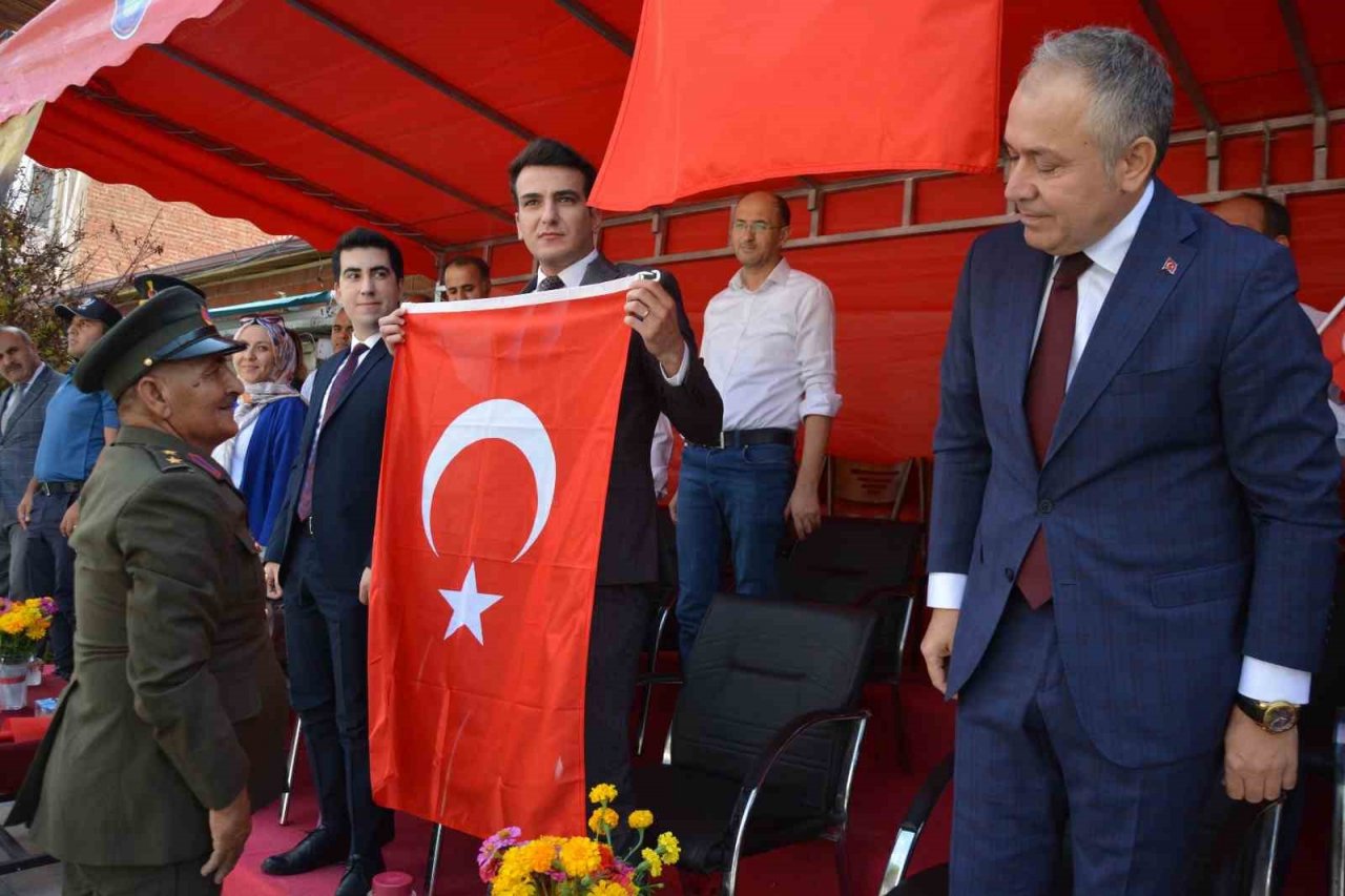 Selendi’nin düşman işgalinden kurtuluşuna coşkulu kutlama