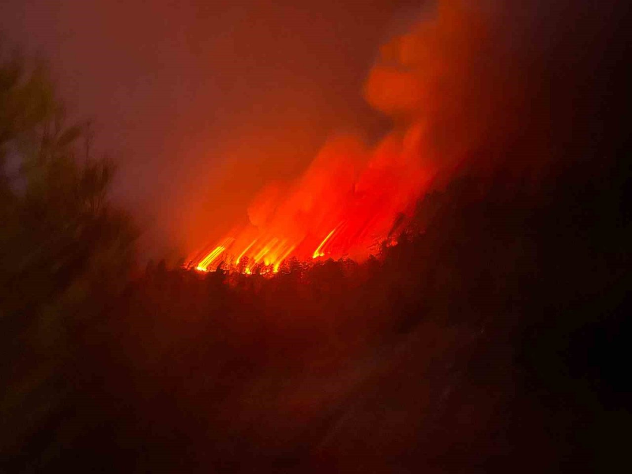 Marmaris’te bugün 7 yıldırım yangınına müdahale edilerek hepsi kontrol altına alındı