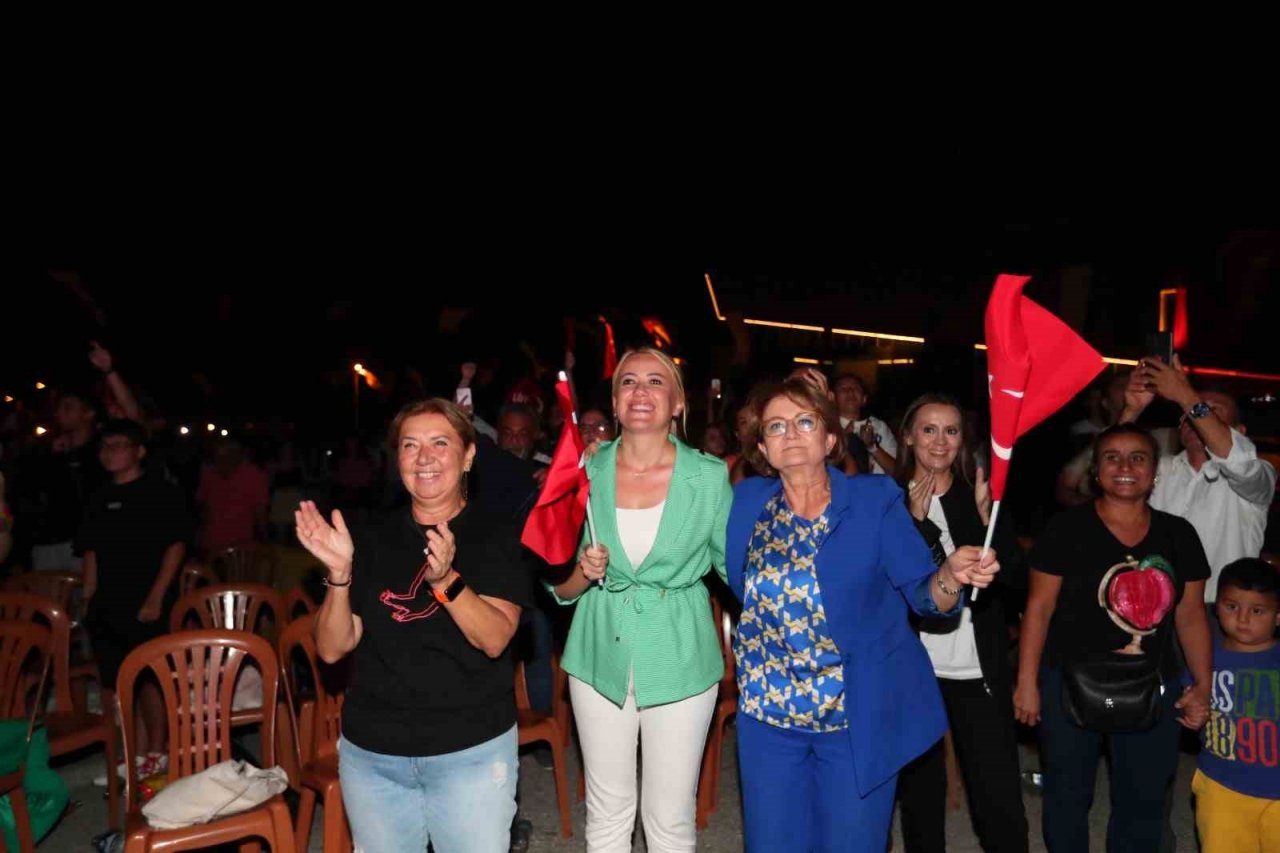 Şampiyonluk coşkusu Merkezefendi’de yaşandı