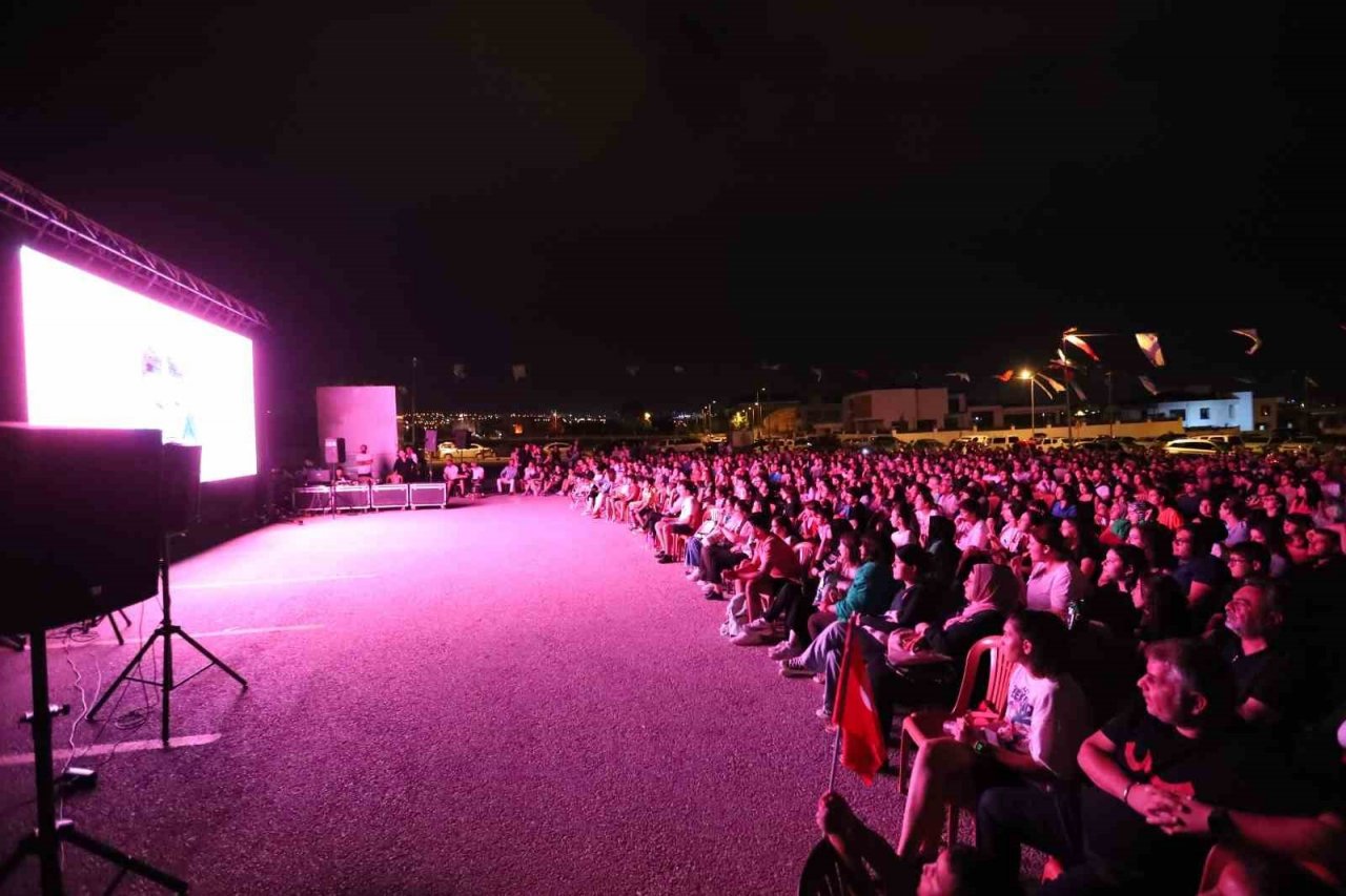 Şampiyonluk coşkusu Merkezefendi’de yaşandı