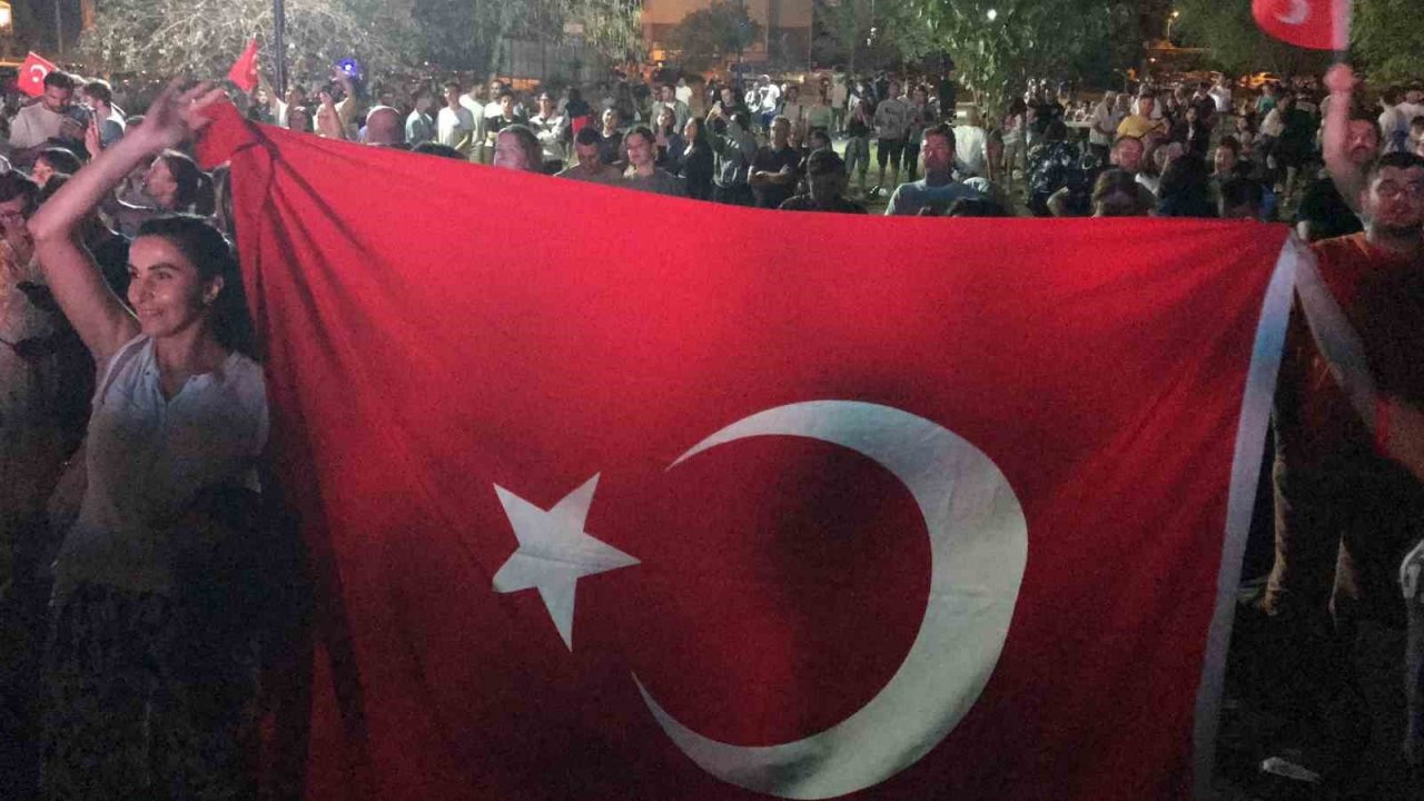 Millilerin, Avrupa şampiyonluğu Edirne’de coşkuyla kutlandı