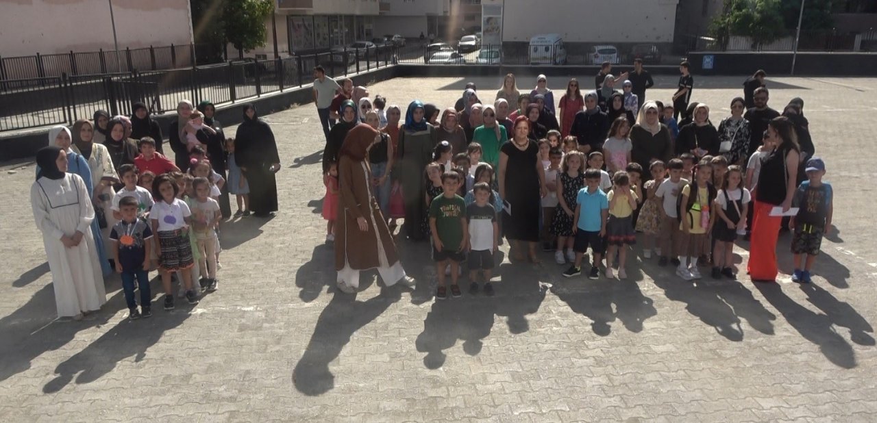 Muş’ta 18 bin öğrenci için ilk ders zili çaldı