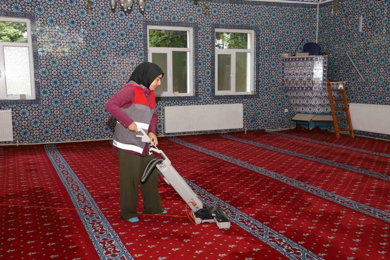 OBB’den cami temizliği