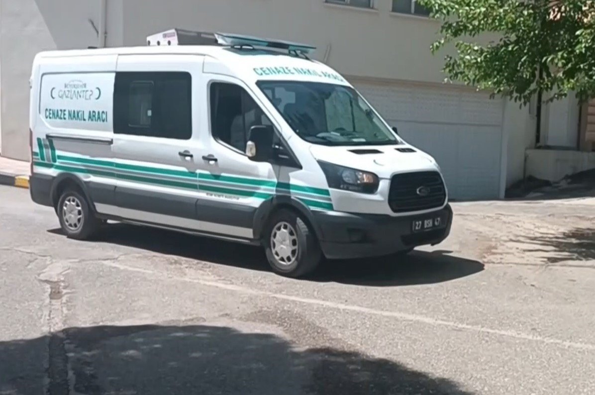 Damdan düşen yaşlı adam hayatını kaybetti