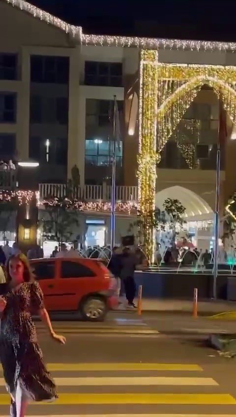 AVM önünde sandalyelerin havada uçuştuğu kavgada yeni detaylar