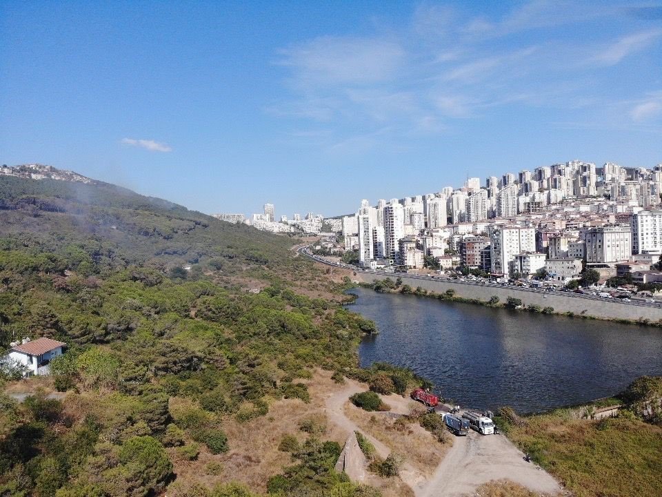 Başıbüyük Ormanı’nda çıkan yangın itfaiye ve helikopter müdahalesiyle söndürüldü