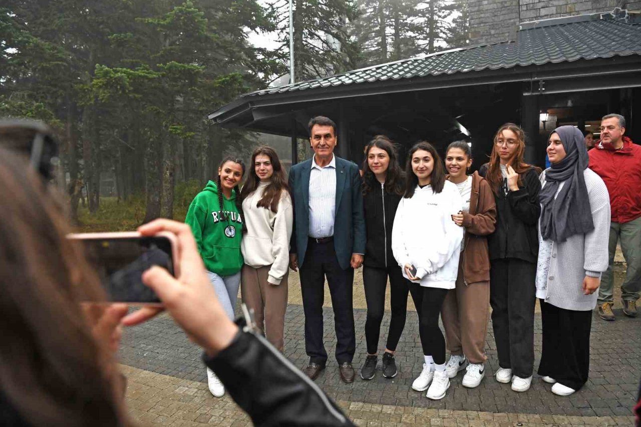 Osmangazi’nin başarılı öğrencileri zirvede motivasyon kampında