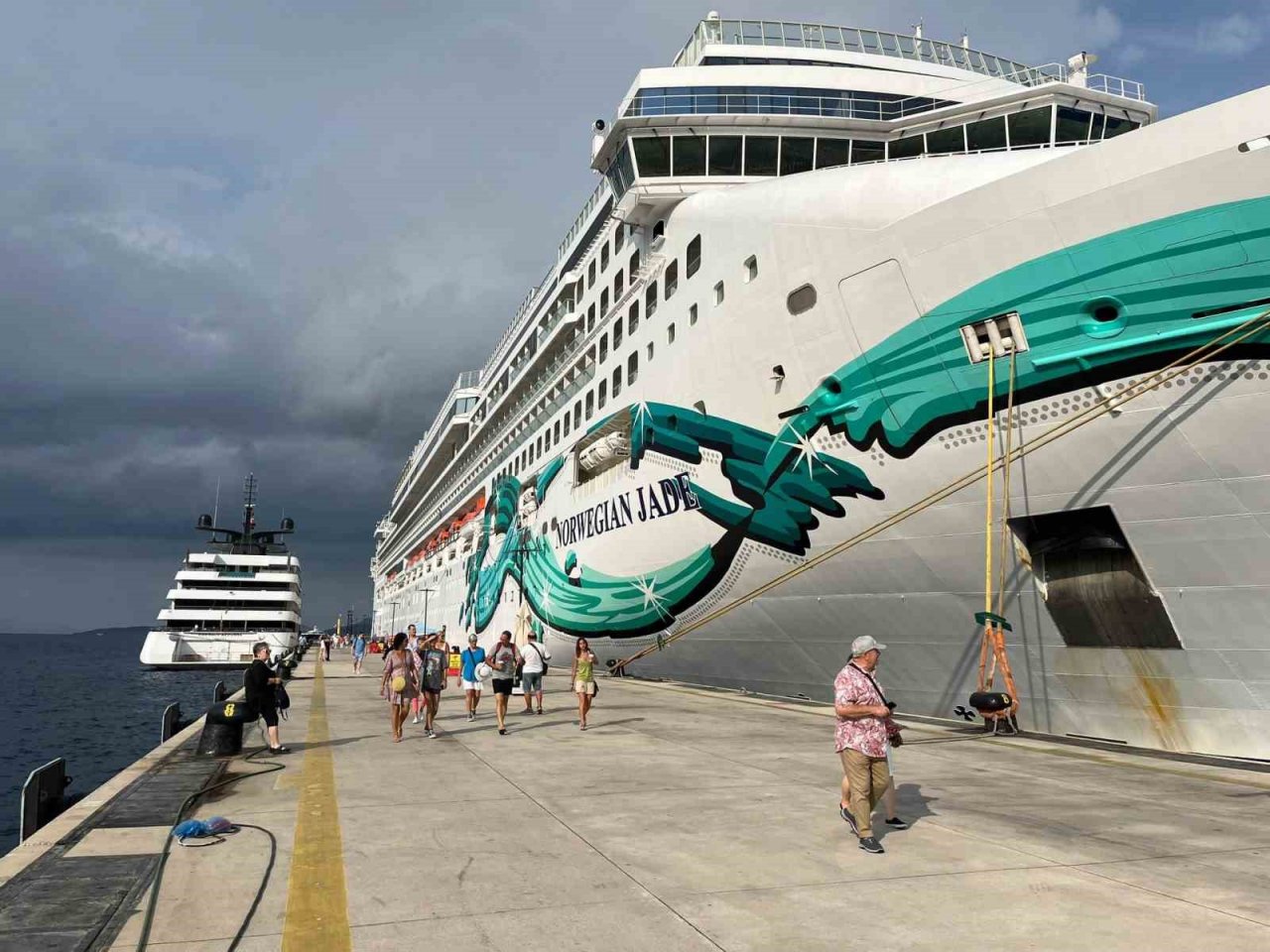 Bodrum’a iki gemiyle 2 bin 613 yolcu geldi