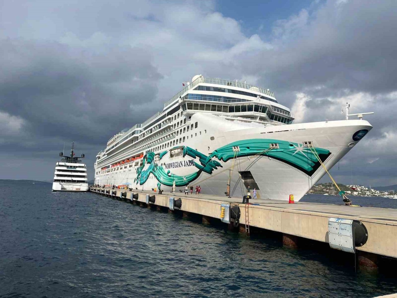 Bodrum’a iki gemiyle 2 bin 613 yolcu geldi