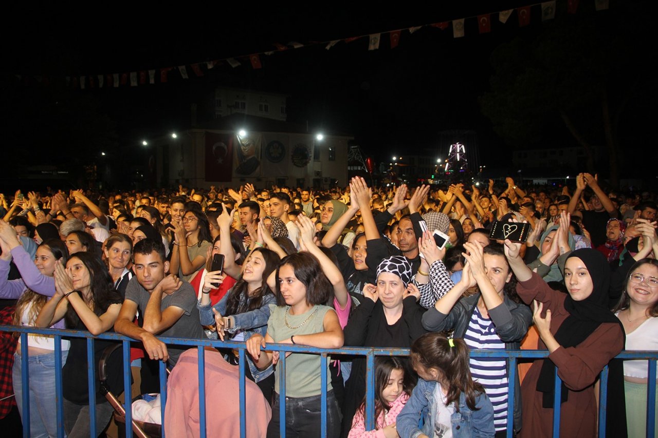 Kula’nın kurtuluşunun 101. yıl dönümünde Kutsi sahne aldı