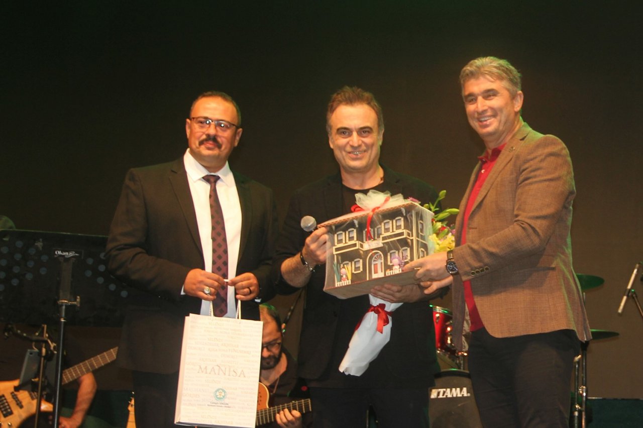 Kula’nın kurtuluşunun 101. yıl dönümünde Kutsi sahne aldı