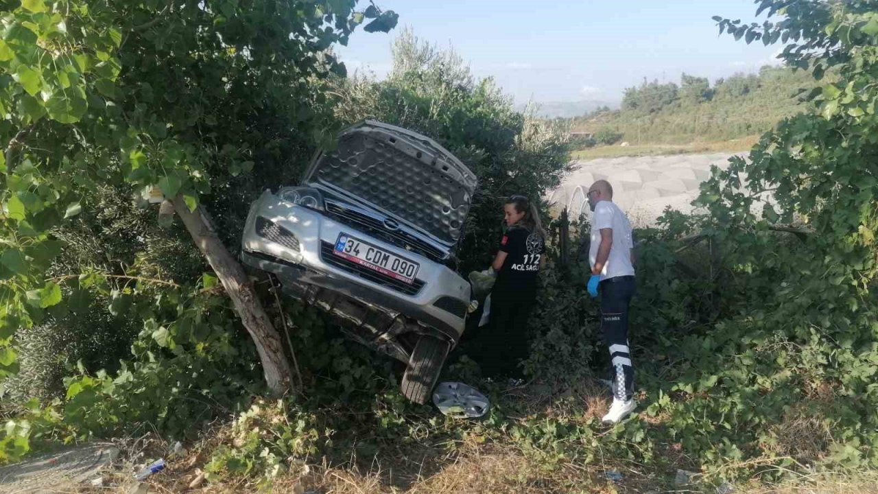 Yoldan çıkan otomobil takla atarak bahçeye girdi: 3 yaralı