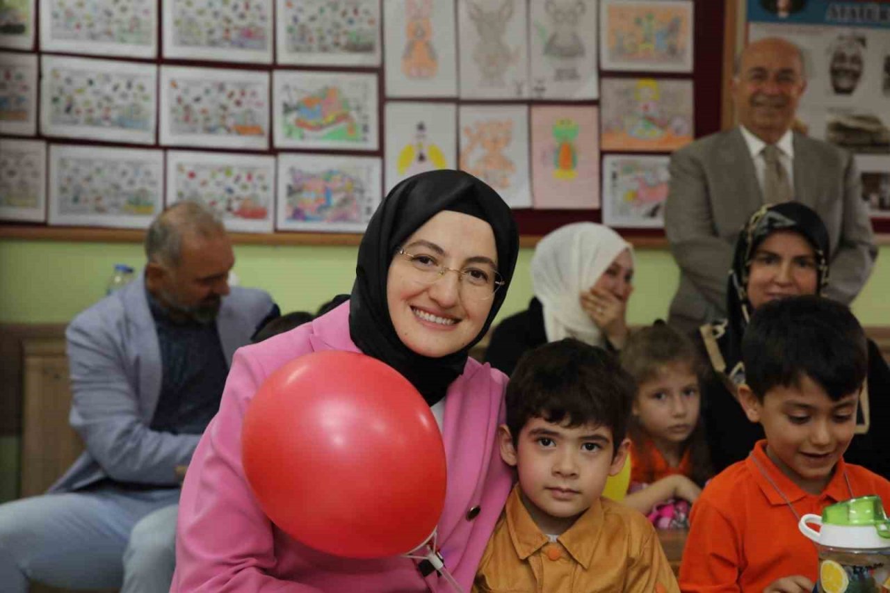 Okula yeni başlayan miniklerin çantaları Akyurt Belediyesi’nden